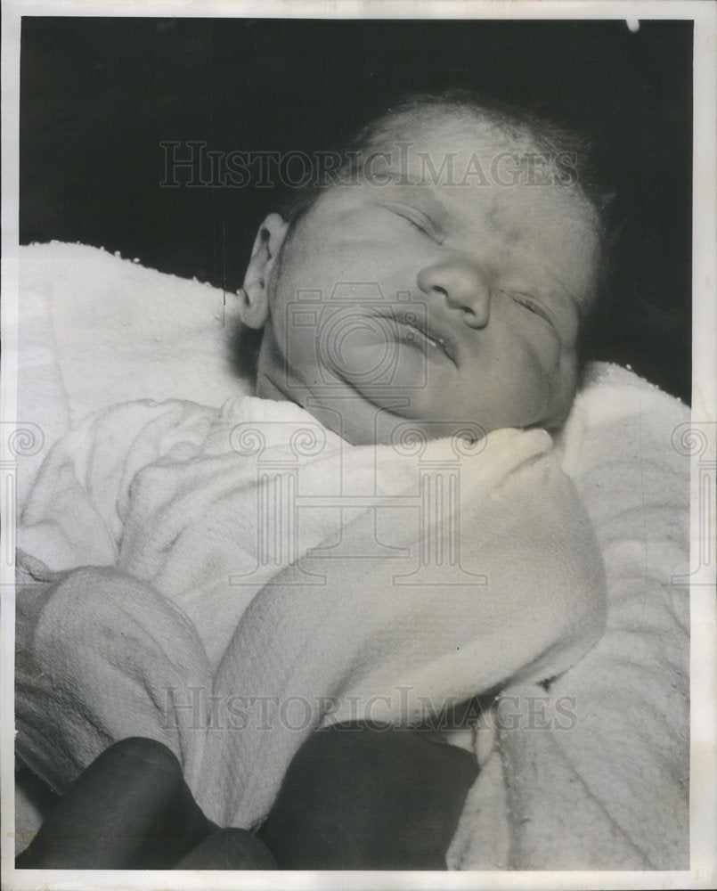 1953 Roberta Mason Newborn Baby St Elizabeths Hospital - Historic Images