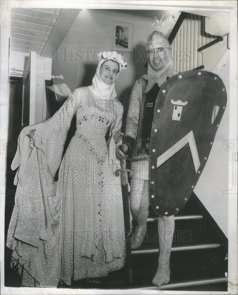 1956 Mr And Mrs Show Mystery Couple Contestants Mason Knight Lady - Historic Images