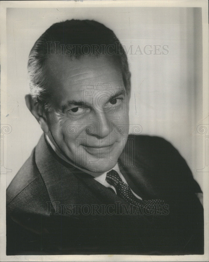 1957 Raymond massey actor - Historic Images