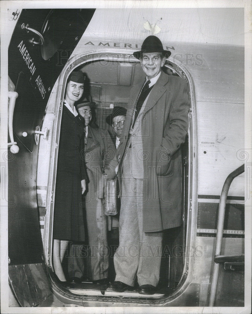 1950 Actor Massey Arriving Midway Airport American Airlines - Historic Images