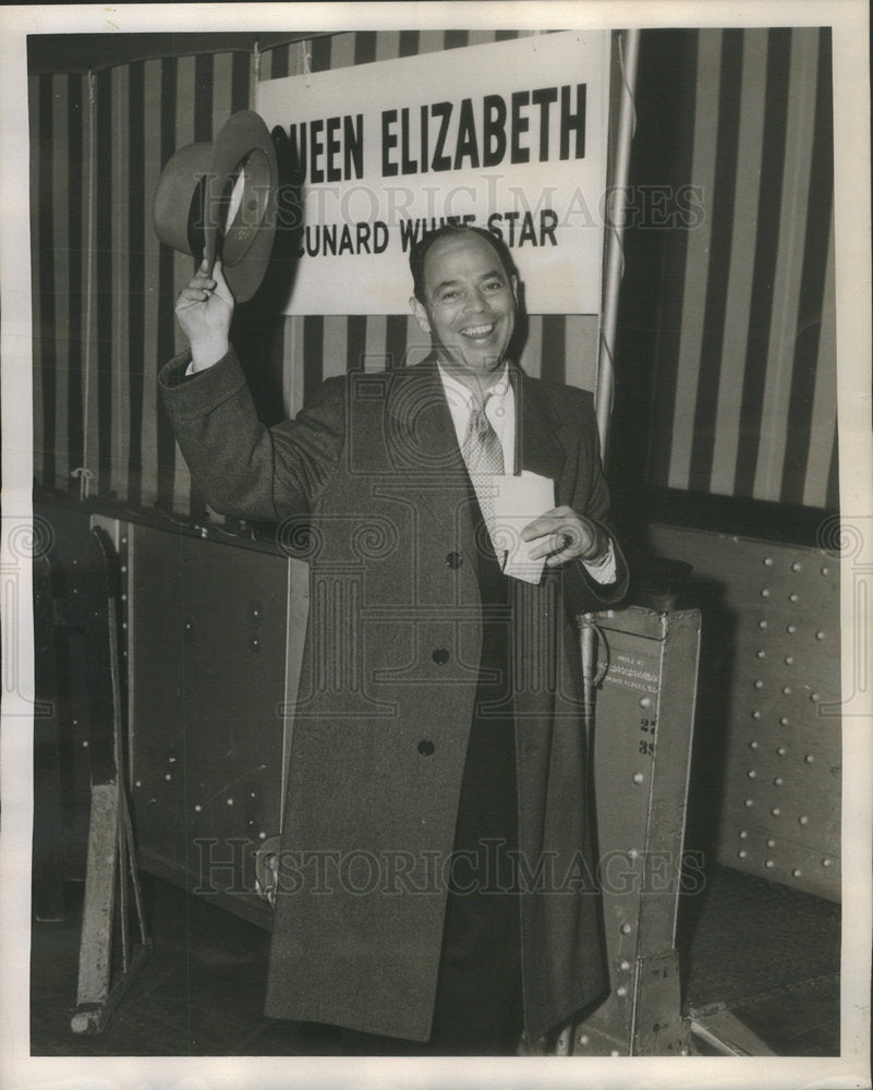 1951 Mr. Harvey R. Mason of the Campus Tours, Chicago, Ill. - Historic Images