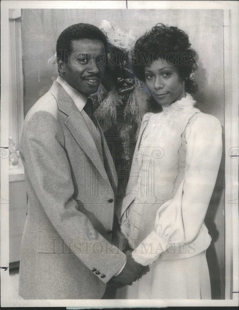 1976 Lionel Jefferson and Jenny Willis married in Christmas Eve. - Historic Images