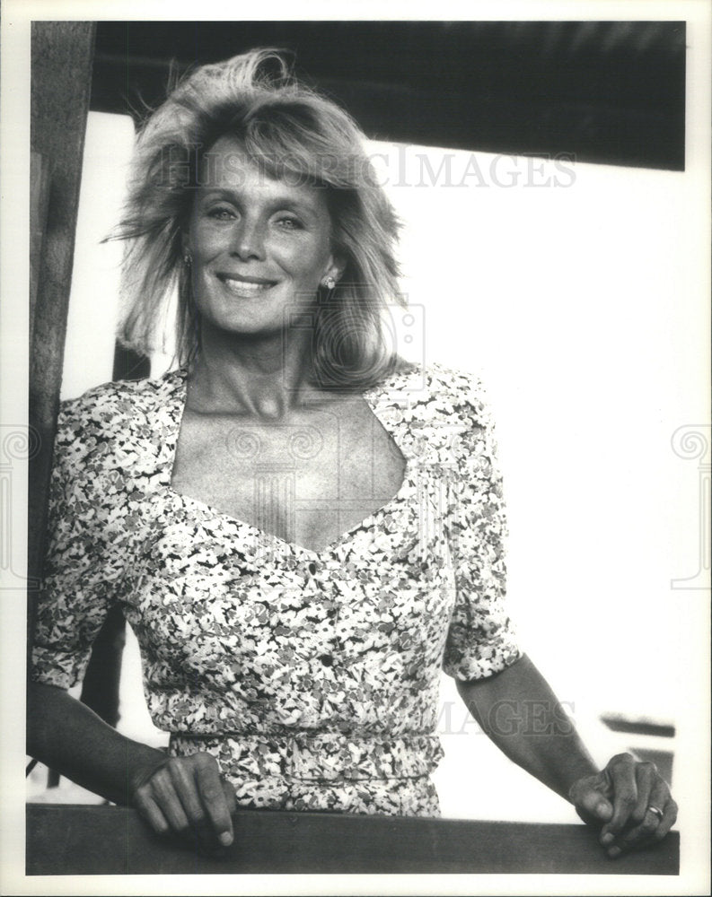 1986 Press Photo Linda Evans Actress Last Frontier CBS - Historic Images