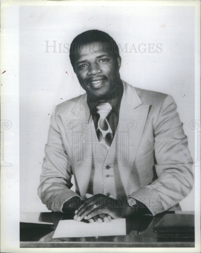 1989 Press Photo Ald Robert B Evans Sr of Wam Kegan. - Historic Images