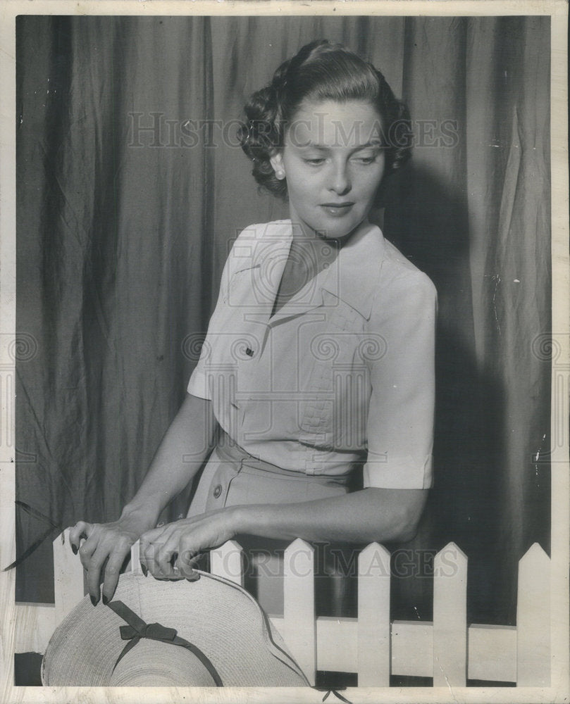 1947 ELLEN MATTHEUS - Historic Images