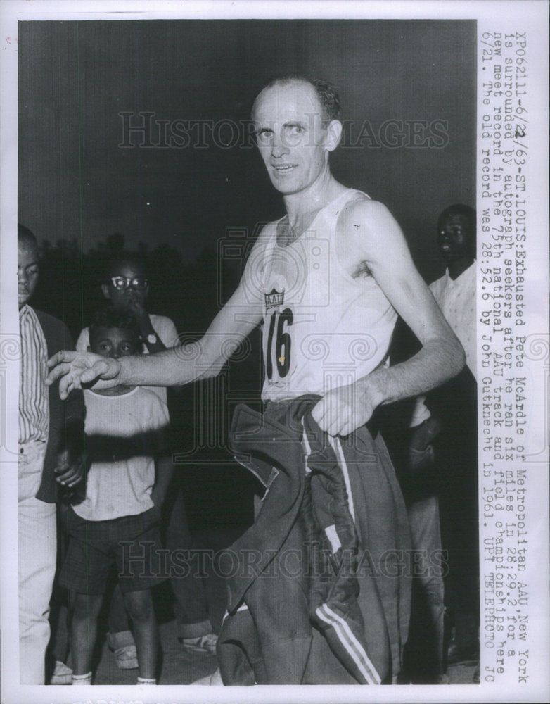 1963 Press Photo PETE MCARDLE IRISH LONG DISTANCE RUNNER - Historic Images