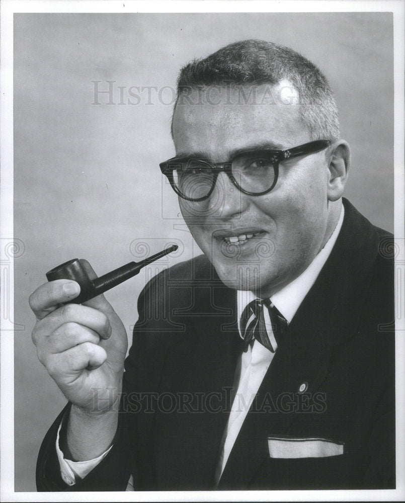 1958 Press Photo Budd Blume American Sports Car Columnist - Historic Images