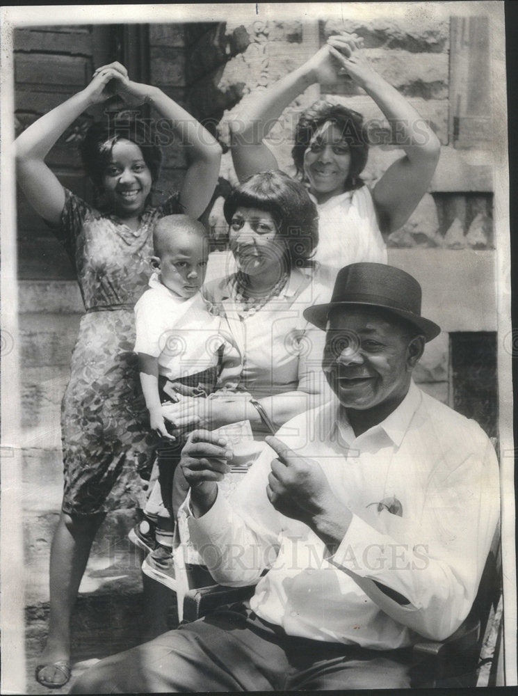 1965: Irish Louis Jarnes Bolden ticket daughters Helon Coleman - Historic Images