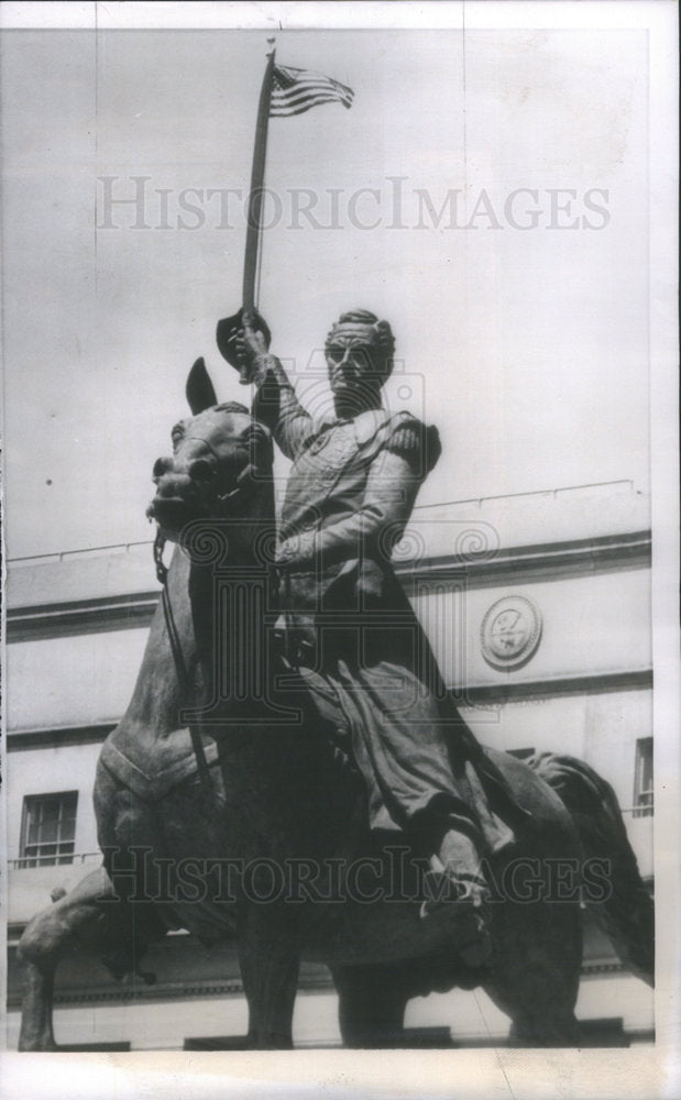 1988 Press Photo:American Files Sword camera angle photographer Washington - Historic Images