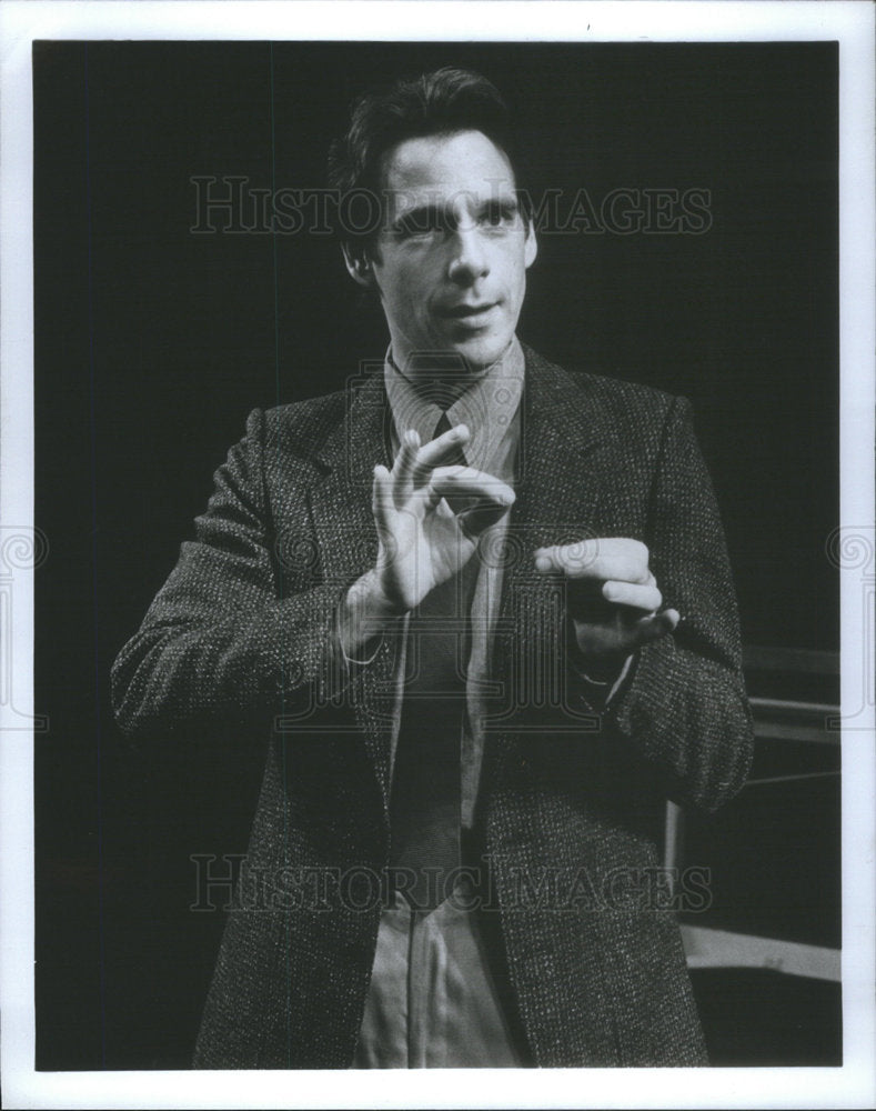 1981 Press Photo Peter Evans Stars as James Leeds Handsome Young Teacher - Historic Images