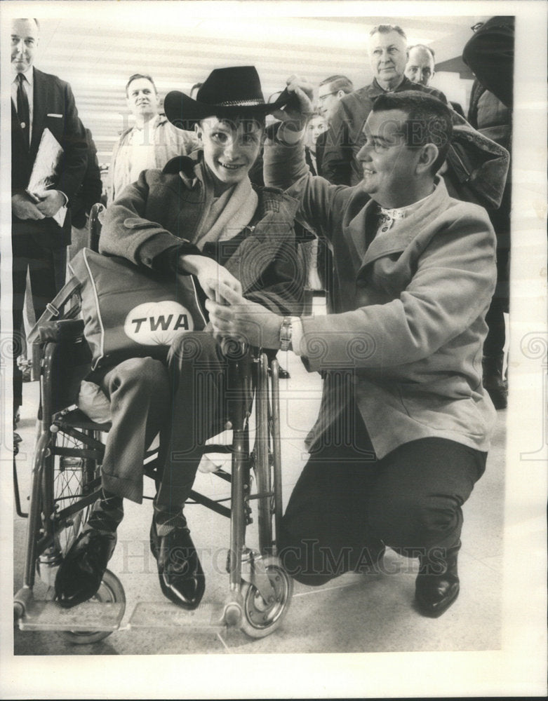 1963 Press Photo Shaune Hardy England Boy Spence Morris Dicks Jockey Radio - Historic Images