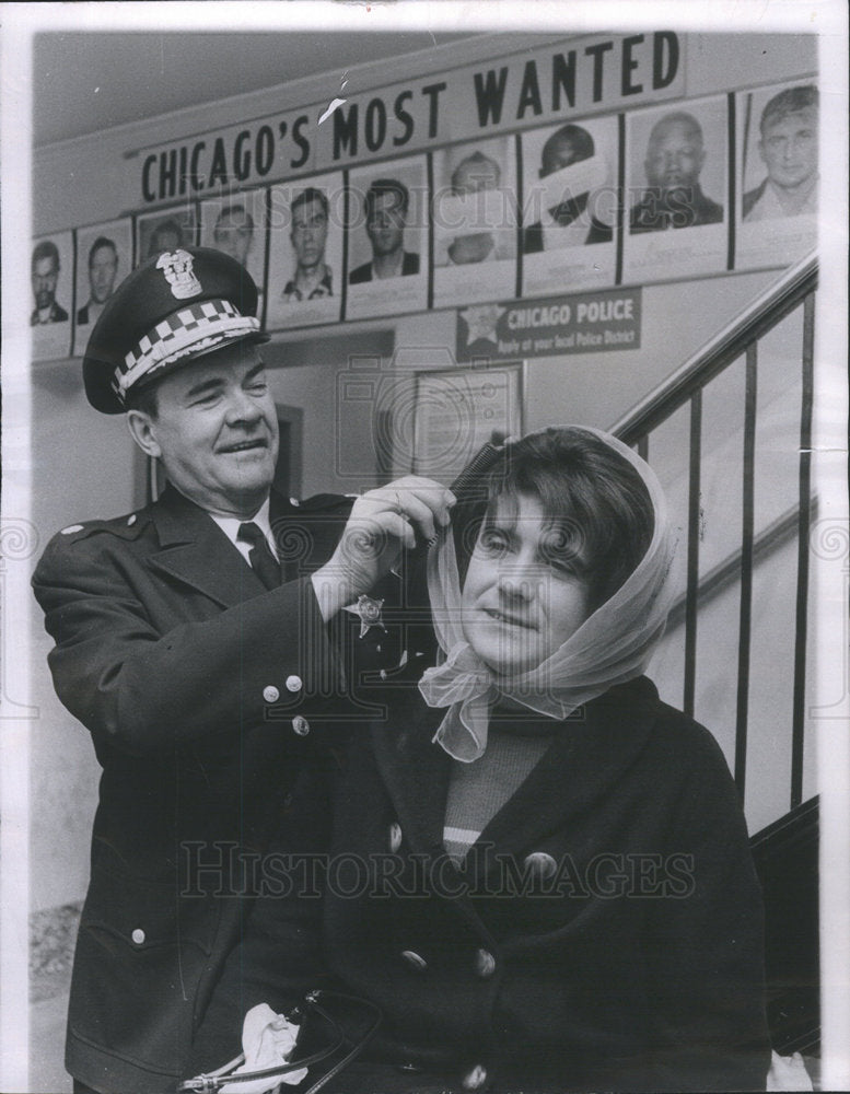 1968 OFFICER LES MCCAFFERY CMDR.HOWARD DECOYS PURSE SNATCHERS - Historic Images