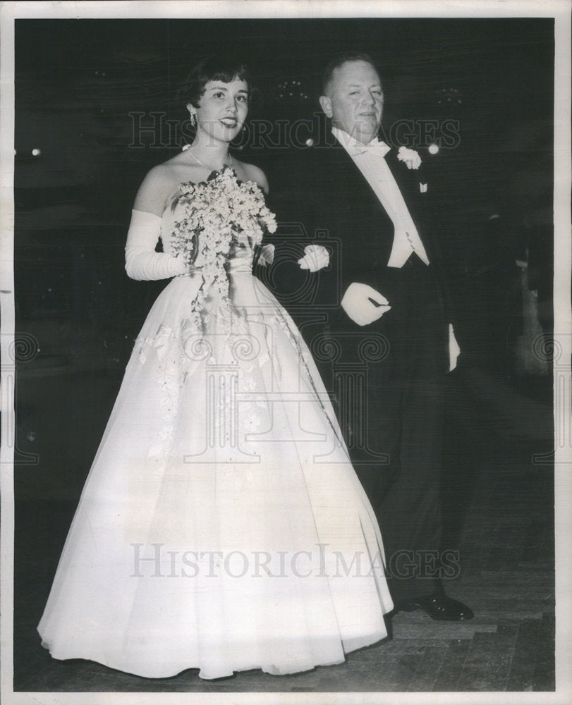 1951 Press Photo GRACE MCBAIN HUGHSTON MCBAIN LEADING  COTILLION - Historic Images