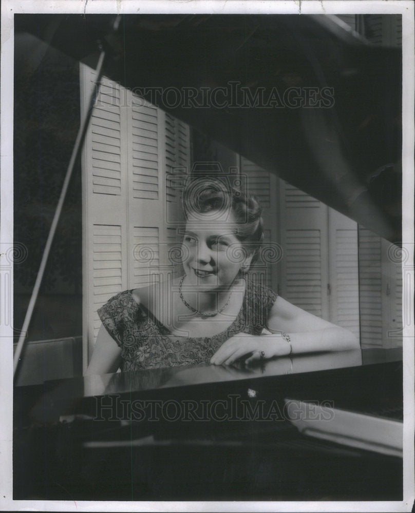 1953 Press Photo Pearl Eddy Piano Vocalist - Historic Images