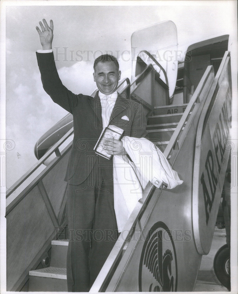 Press photo Jean Mortinou arrives in Chicago from Paris - Historic Images