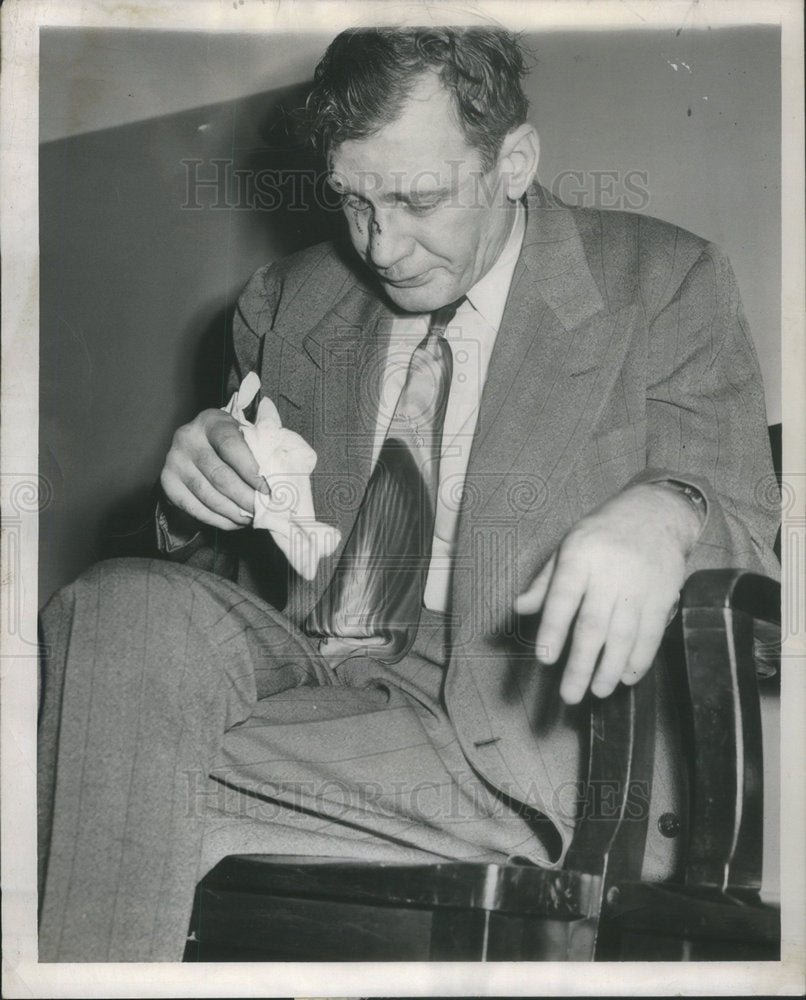 1950 Press Photo Palmer Morset in custody after caught fleeing a stick up - Historic Images