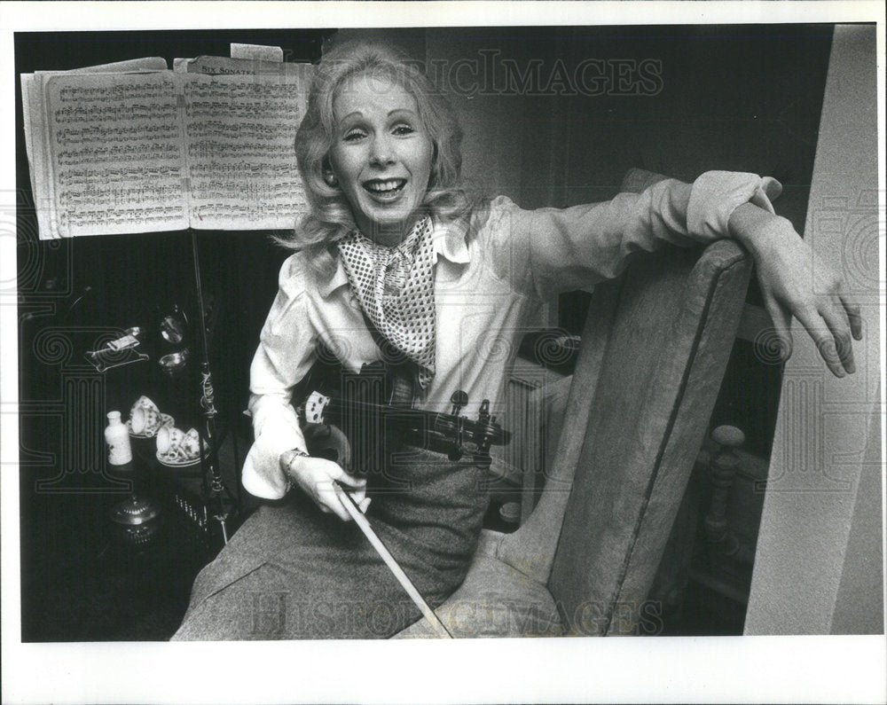 1977 Press Photo Elizabeth Natesky American Violinist Musical Composer Chicago - Historic Images