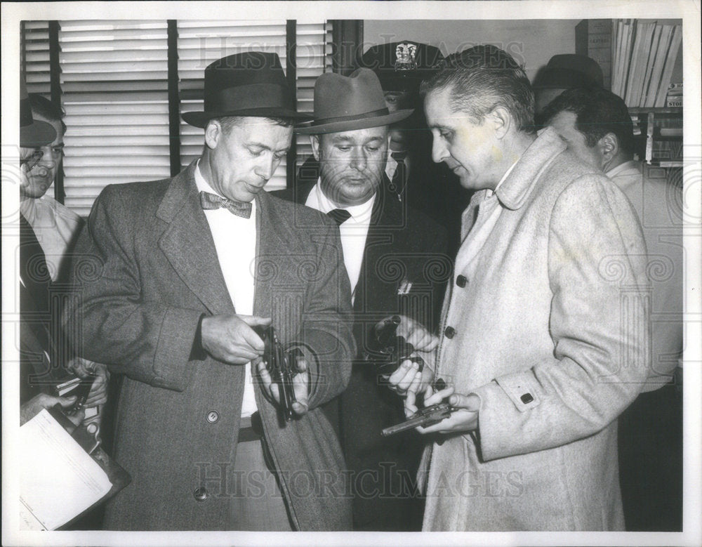 1959 Press Photo Milton Edstrand Anthony Carraci  Joe Maslanka Police Station - Historic Images