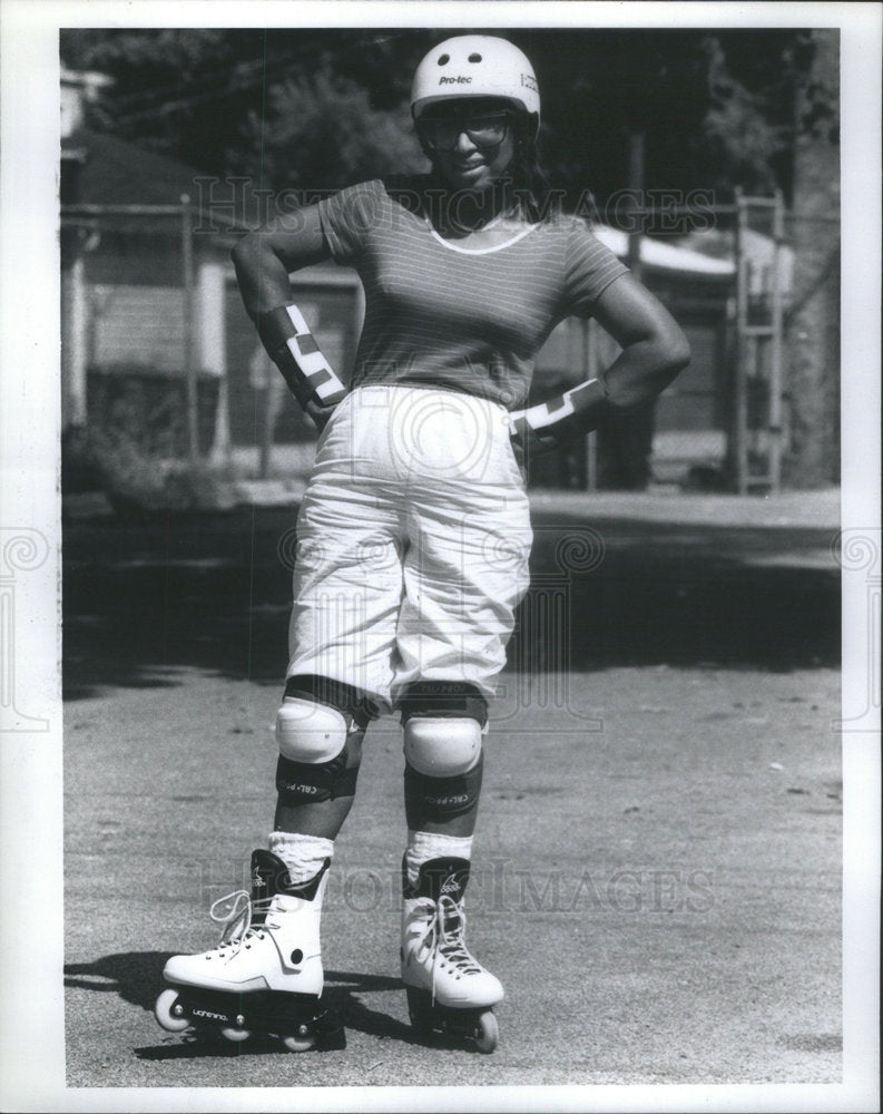 1990 Roller Skater Cheryl Richardson - Historic Images