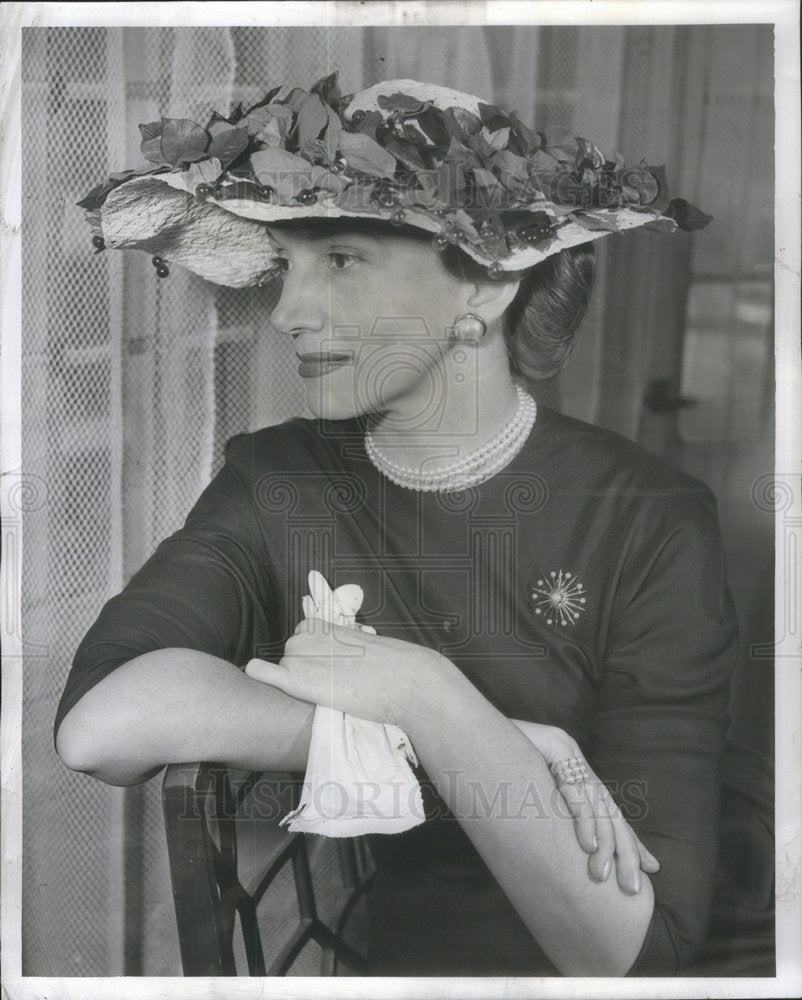 1956 Press Photo Mrs Harper Richards Hats Key Club - Historic Images