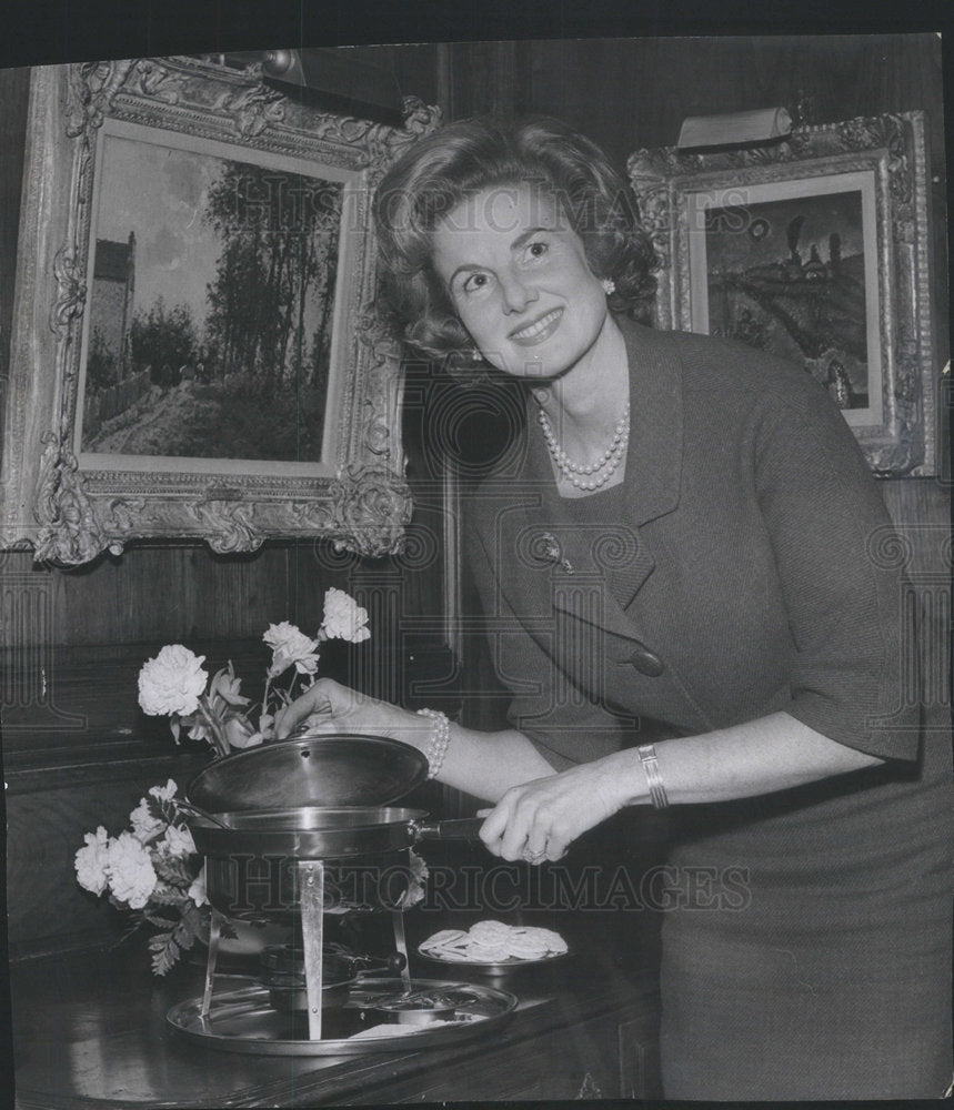 1961 Mrs Bruce Norris Cooking - Historic Images