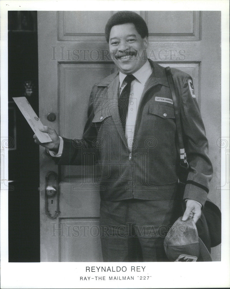 1986 Press Photo actor Reynaldo Rey Ray The Mailman 227 Comedy Series - Historic Images