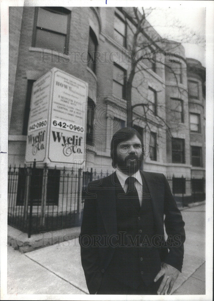 1977 Press Photo Frank Muldowney Wyclif &amp; Company - Historic Images