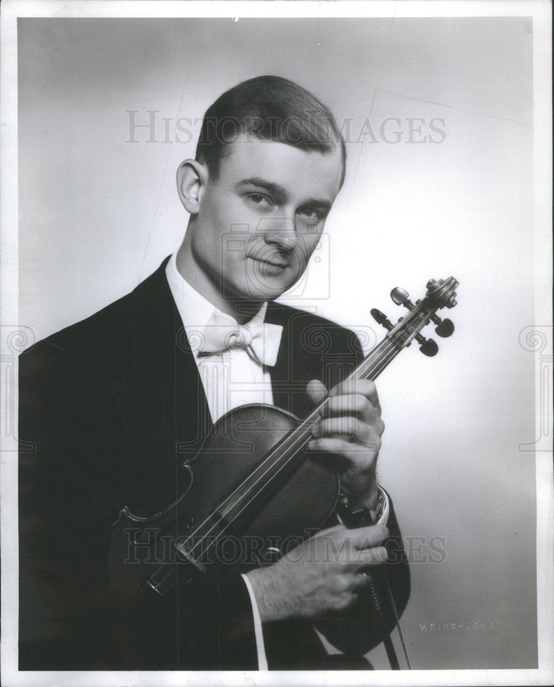 1958  violinist Edgar C. Muenzer - Historic Images