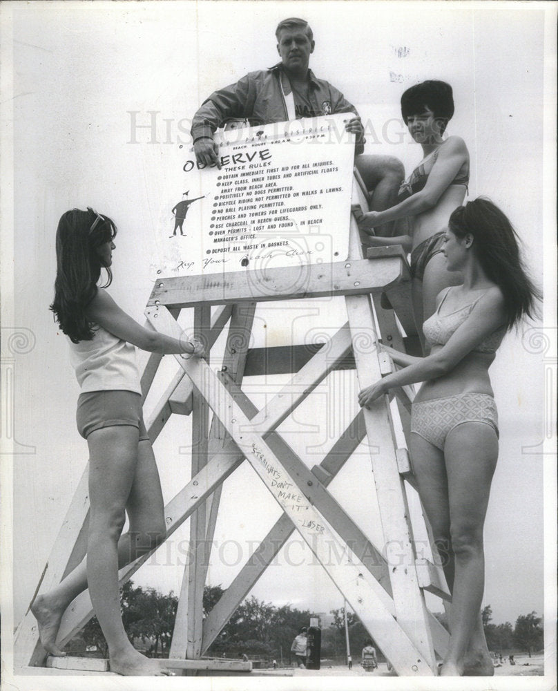 1968 Press Photo Lifeguard Dan Nyshom Susan Caley Pat Beradi and Marilyn Basile - Historic Images