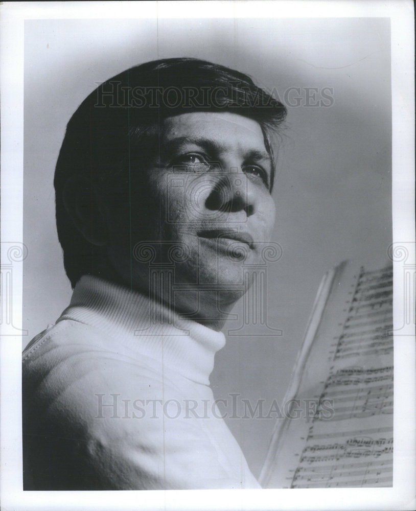 1970 Isreali Conductor Elyakum Shapinra Close-Up - Historic Images