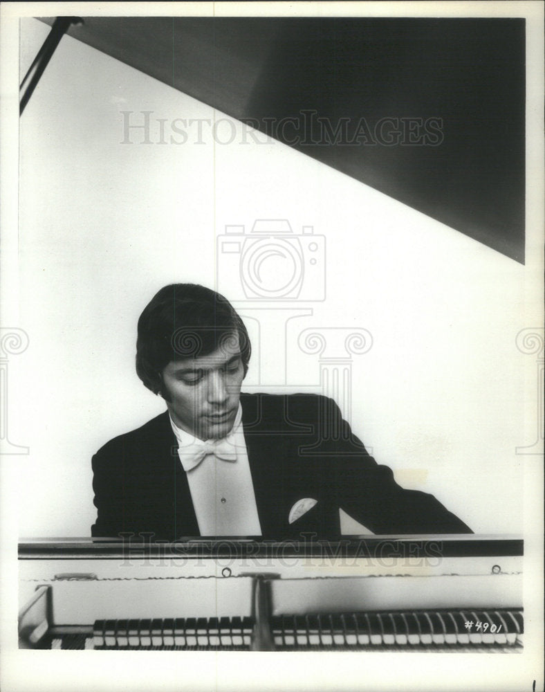 1975 Classical Pianist Ronald Turini Playing Piano - Historic Images