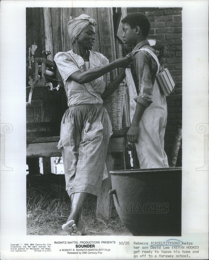 PRESS PHOTO CICELY TYSON AMERICAN ACTRESS KEVIN HOOKS - Historic Images