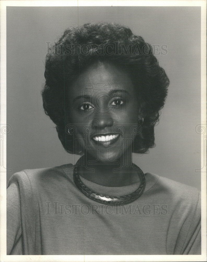 1993 Press Photo WBBM TV Reporter Dorothy Tucker Operation PUSH Skin Lightener - Historic Images