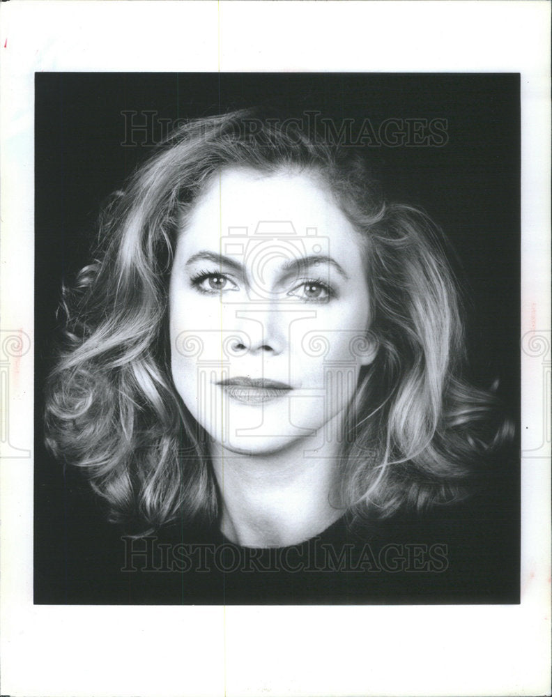 1992 Press Photo Kathleen Turner,actress - RSC84965 - Historic Images