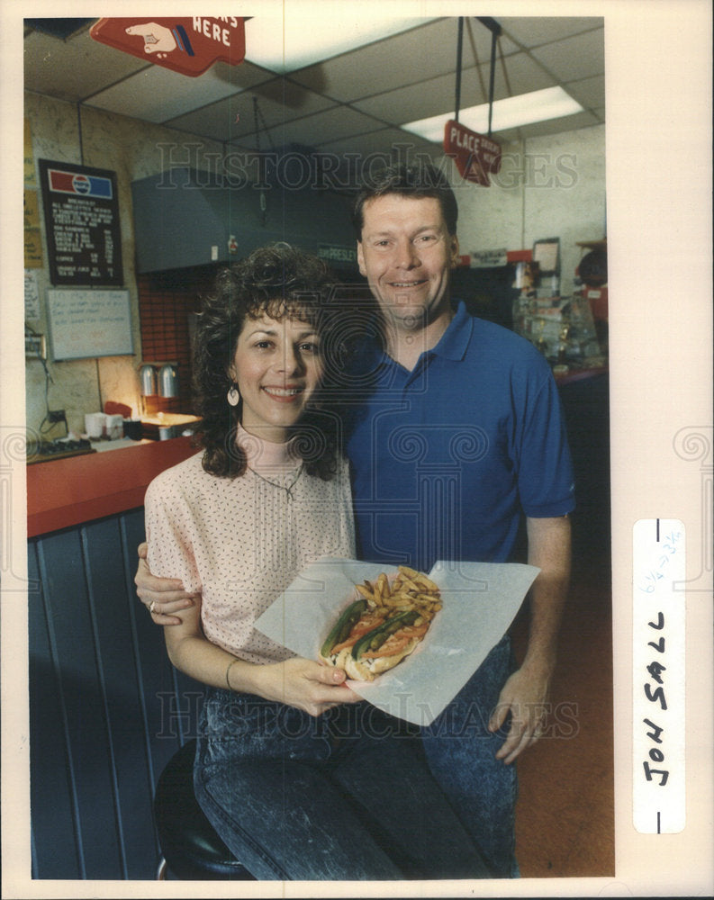 1989 Press Photo Bebe Mike North BeBe&#39;s Restaurant Owners - Historic Images