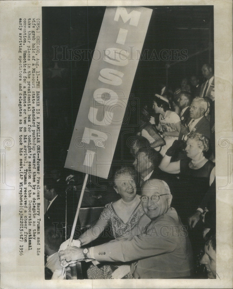 1956 Press Photo Banner Familiar Former President Harry Truman Wife Grab - Historic Images