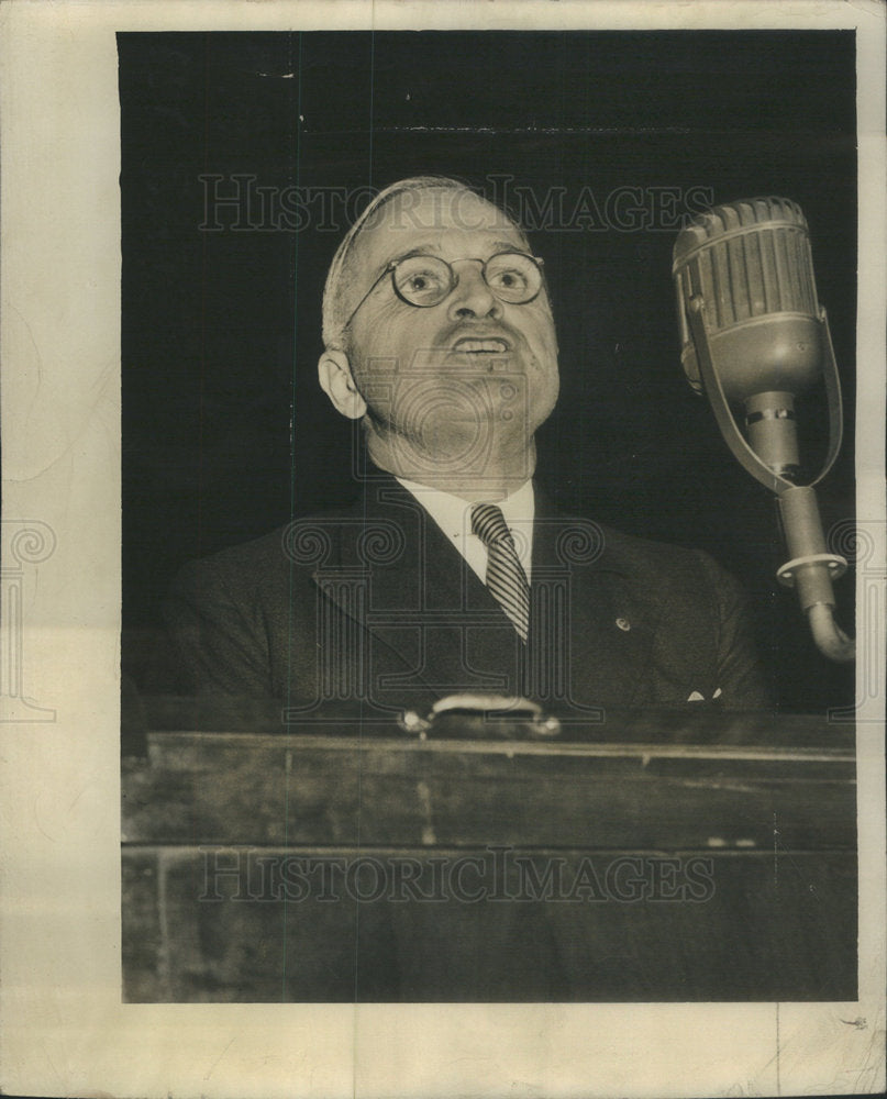 1943 Senator President Harry Truman Crowd Speech  - Historic Images