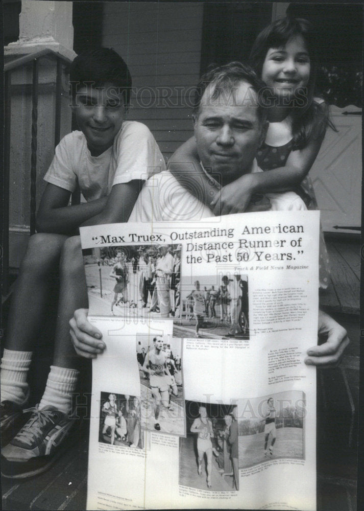 1990 Press Photo MAX TRUEX AMERICA DISTANCE RUNNER CHILDREN JOHN MINDY - Historic Images