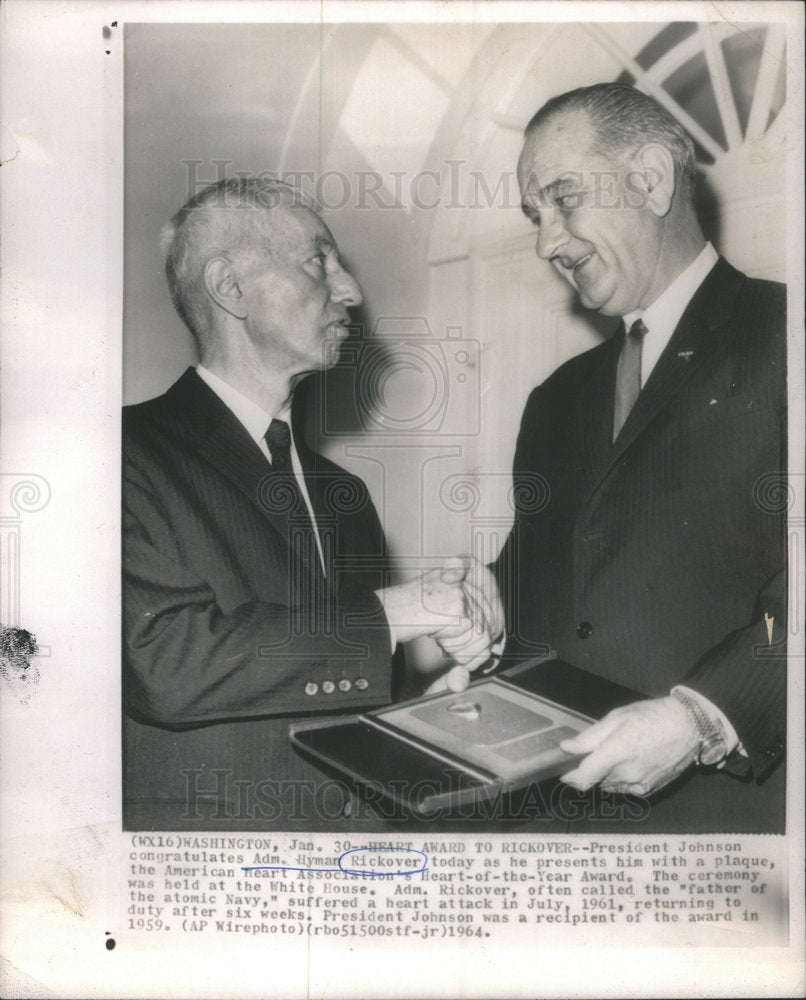 1964 Press Photo Washington Heart Award President Johnson Congratulates - Historic Images