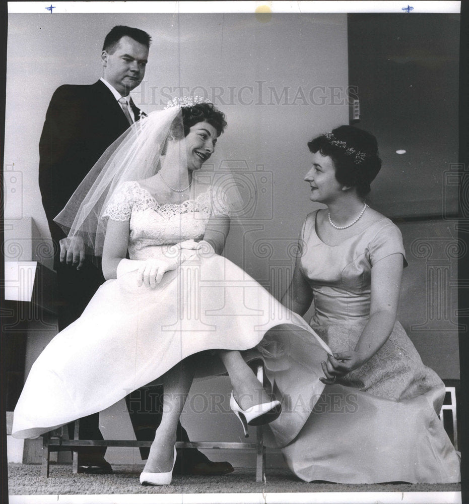 1960 Sun-Times Fashion Editor Krueger Wedding Day Neal - Historic Images