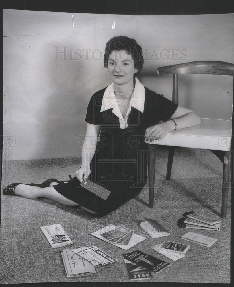 1958 Sun-Times Fashion Editor Krueger With Europe Trip Documents - Historic Images