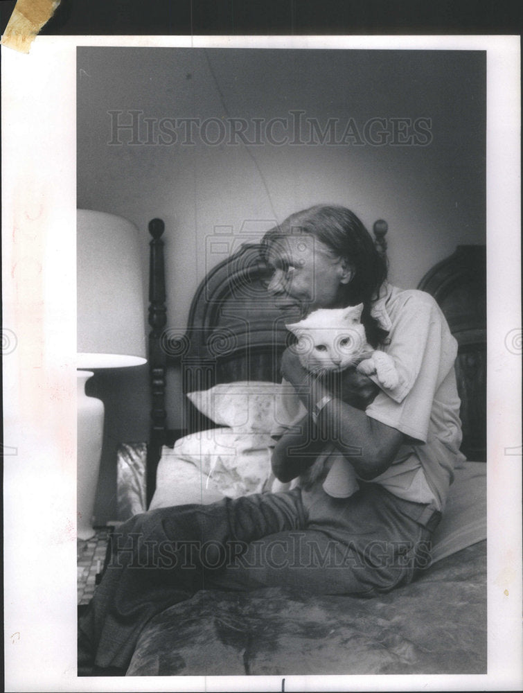 1989 Press Photo Clara DeFreese Nash Cat Fuddy Duddy Building Rehabbed Lease - Historic Images