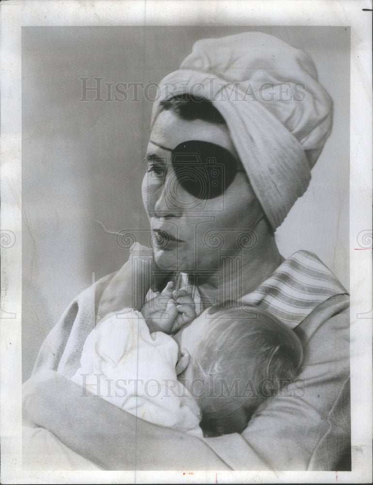 1970 Pat Neal In Turban And Eye-Patch leaving Hospital After Stroke - Historic Images