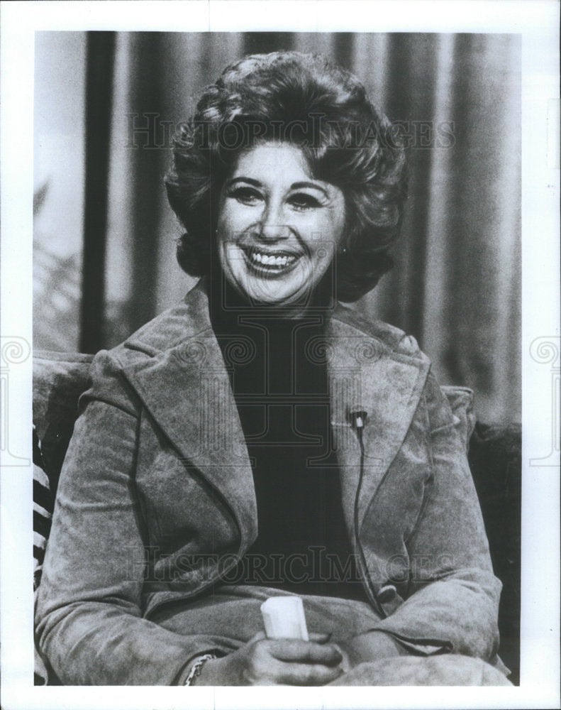 Press Photo The Carnival Of The Animals Special Host Sills On Set - Historic Images