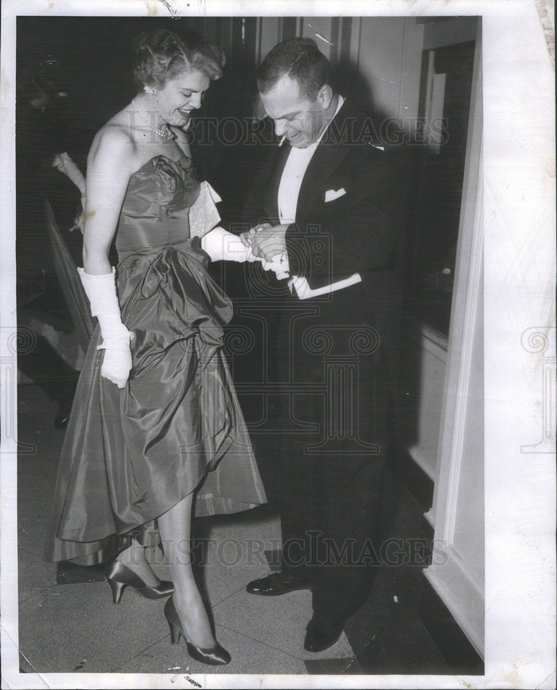 1952 Mr and Mrs Paul Rider Jr Palmer House Dance - Historic Images