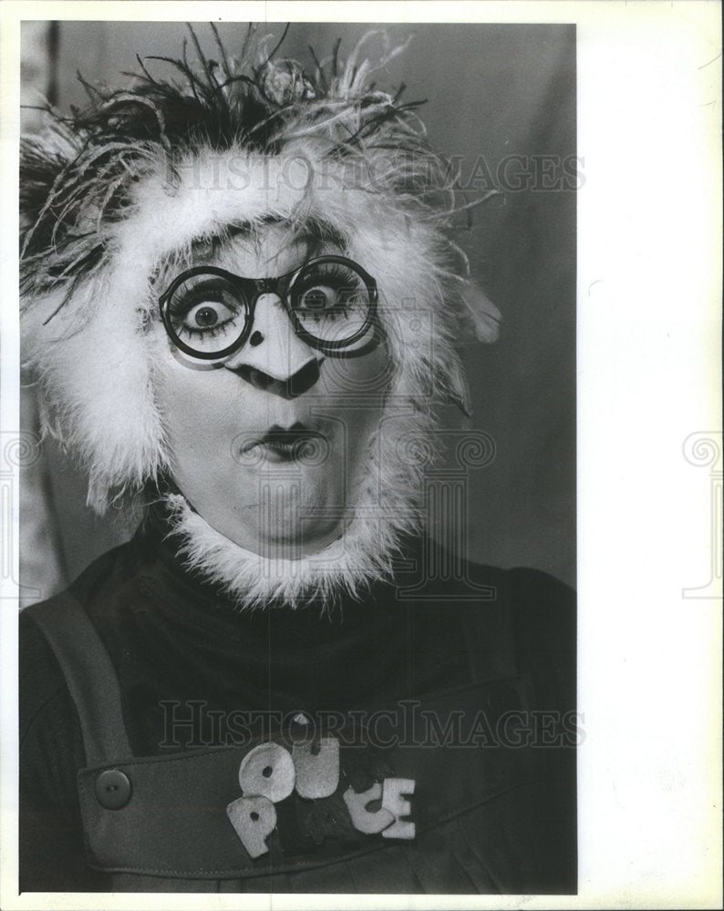 1986 Press Photo Our Place Childrens Show Actor Waner Playing Ozzie The Owl - Historic Images