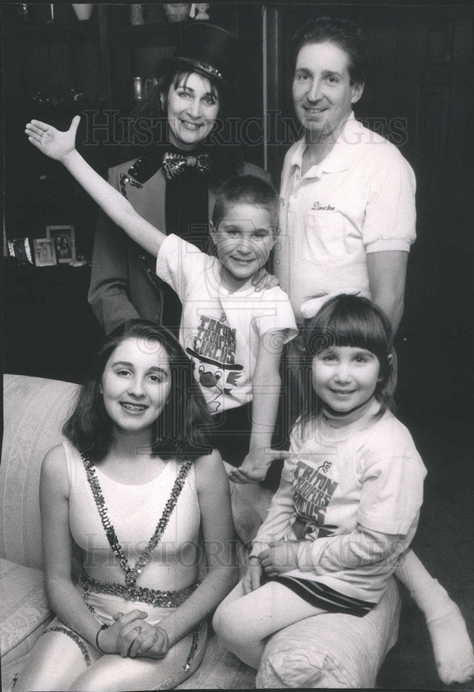 1992 Press Photo Triton College Circus Club Members Wright Family - RSC85969 - Historic Images