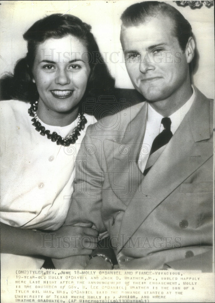 1945 Gov W Lee O'Daniels Daughter Molly Tells Of Engament - Historic Images