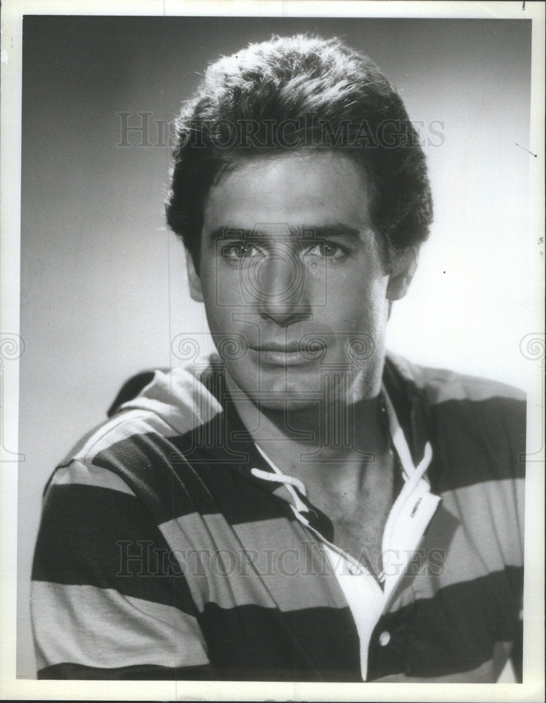1981 Press Photo Actor Jack Scalia In Television Show  "The Rock Hudson Show" - Historic Images