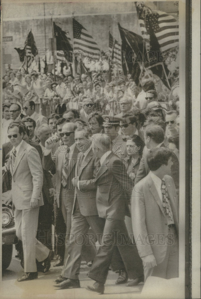 1973 Press Photo President Richard Nixon with Heavy Security - Historic Images